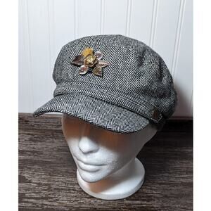 Tweed Women's Fashion Black/White Hat with Brioche Accent